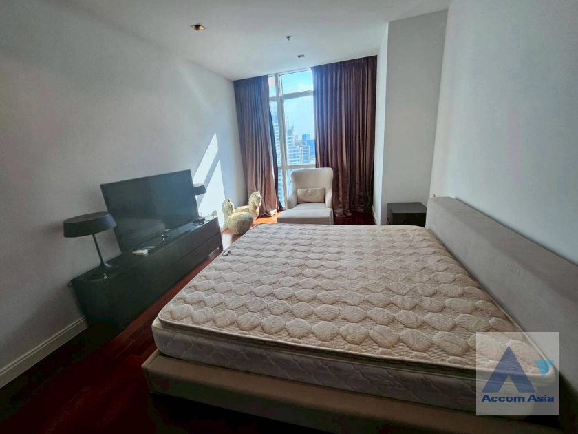 4  2 br Condominium For Rent in Ploenchit ,Bangkok BTS Ploenchit at Athenee Residence AA45192