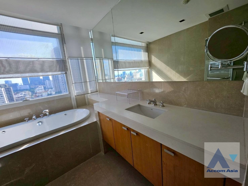 11  2 br Condominium For Rent in Ploenchit ,Bangkok BTS Ploenchit at Athenee Residence AA45192