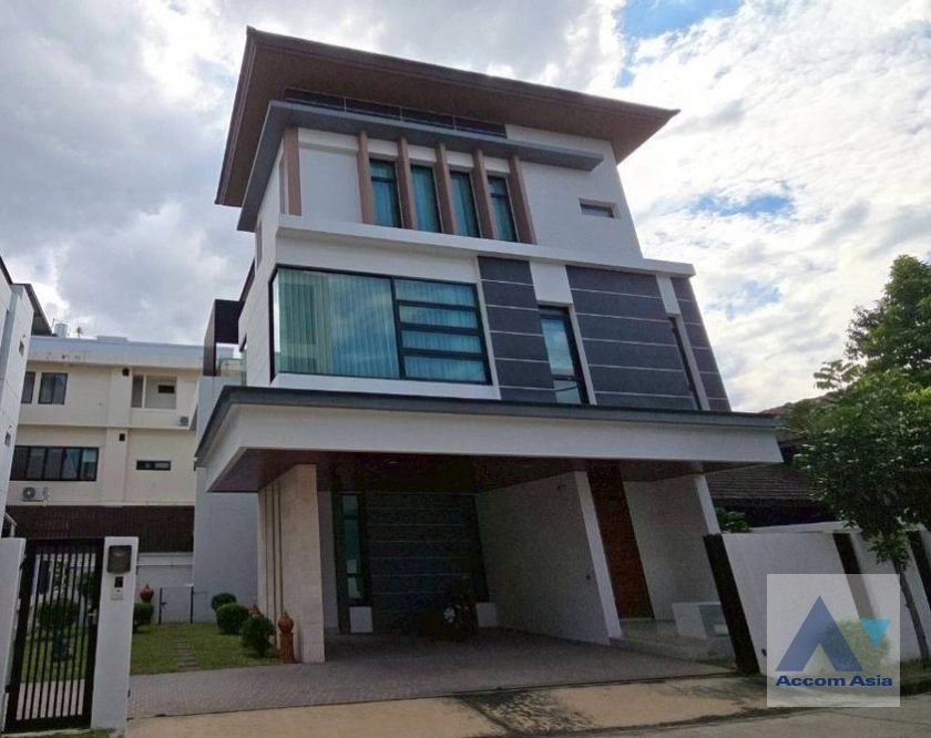 House For Sale in Ratchadaphisek, Bangkok Code AA45194