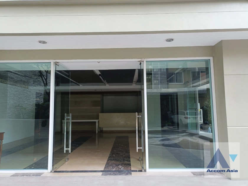 unit Shophouse For Rent in Sukhumvit, Bangkok  near BTS Thong Lo (AA45200)