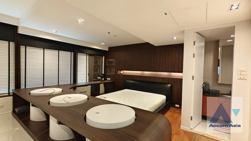 unit 2 Bedrooms  Condominium For Rent & Sale in Sathorn, Bangkok  near MRT Khlong Toei (AA45206)