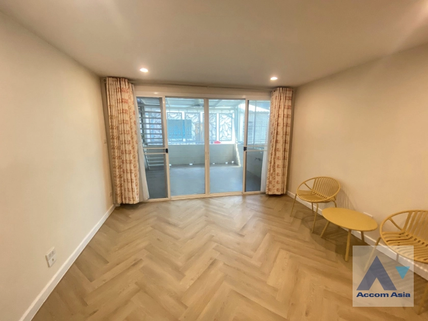 6  3 br Townhouse For Rent in Ploenchit ,Bangkok BTS National Stadium AA45215