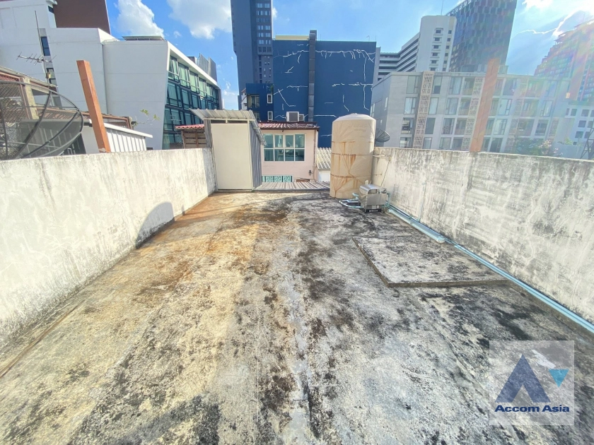 15  3 br Townhouse For Rent in Ploenchit ,Bangkok BTS National Stadium AA45215