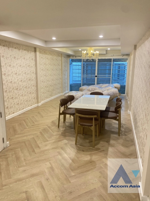 unitHome Office |  3 Bedrooms  Townhouse For Rent in Ploenchit, Bangkok  near BTS National Stadium (AA45215)