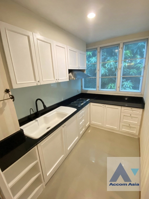  1  3 br Townhouse For Rent in Ploenchit ,Bangkok BTS National Stadium AA45215