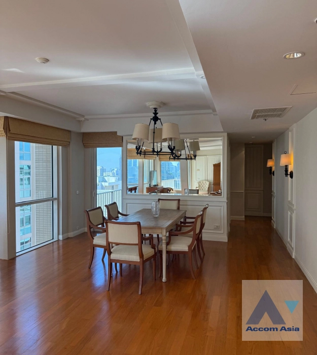 unit 2 Bedrooms  Condominium For Sale in Ploenchit, Bangkok  near BTS Chitlom (AA45221)