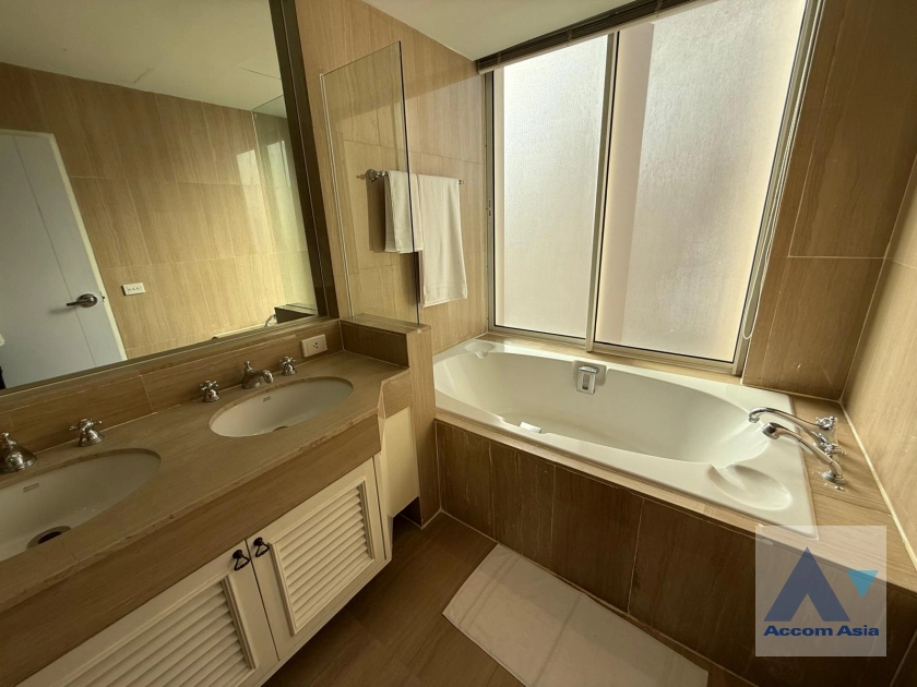 6  2 br Condominium For Sale in Ploenchit ,Bangkok BTS Chitlom at Langsuan Ville AA45221
