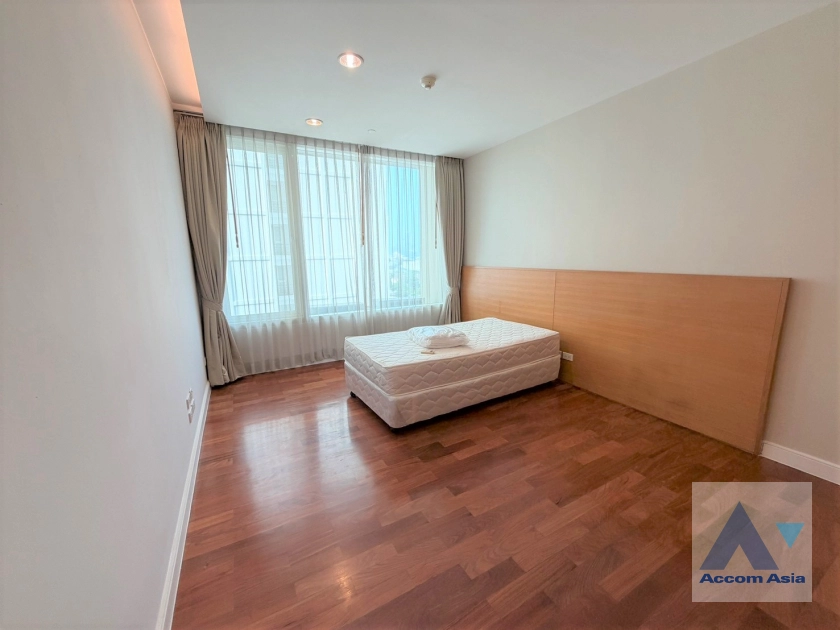 5  3 br Apartment For Rent in Sukhumvit ,Bangkok BTS Phrom Phong at High-Rise Residence Unit Size from 197 Sqm, Ideal for Families AA45222