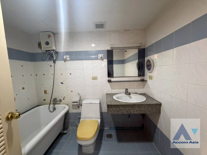 16  3 br Condominium For Sale in Sukhumvit ,Bangkok BTS Phrom Phong at Royal Castle Sukhumvit 39 AA45225