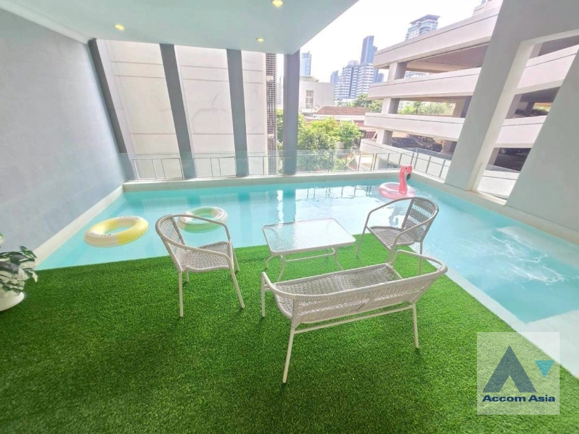 Super Luxury, Private Swimming Pool, Pet friendly |  749 Residence Townhouse  4 Bedroom for Sale & Rent BTS Thong Lo in Sukhumvit Bangkok