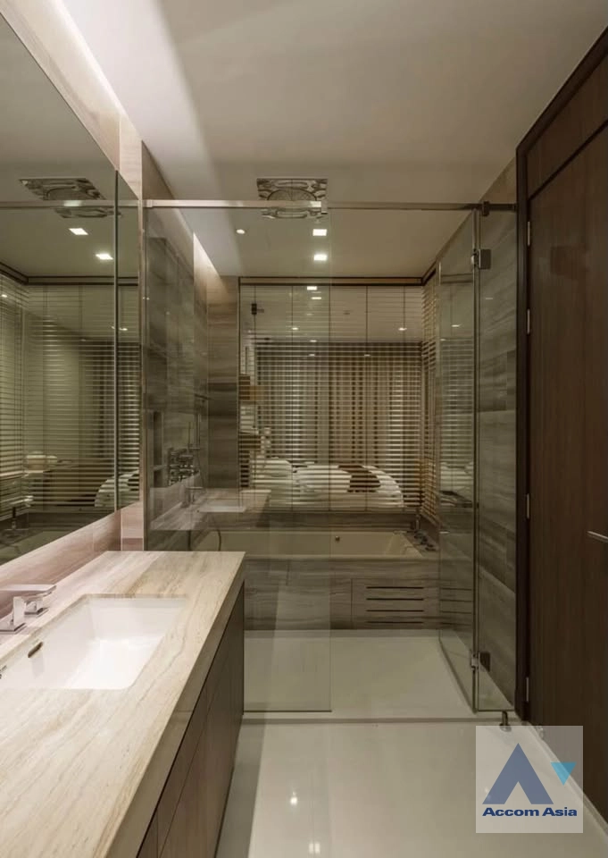 10  2 br Condominium for rent and sale in Sukhumvit ,Bangkok BTS Nana at Q1 Sukhumvit AA45231