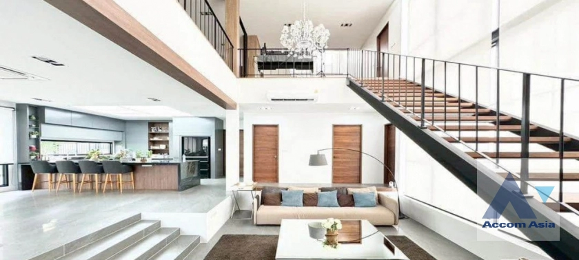  1  6 br House For Sale in Charoen Nakhon ,Bangkok BTS Wongwian Yai AA45233