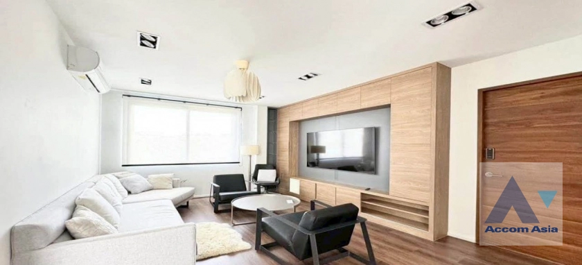 6  6 br House For Sale in Charoen Nakhon ,Bangkok BTS Wongwian Yai AA45233