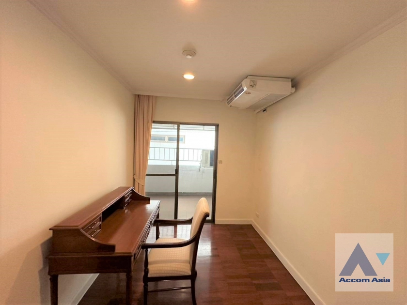 15  3 br Apartment for rent and sale in Sukhumvit ,Bangkok BTS Phrom Phong at Greenery garden and privacy AA45242
