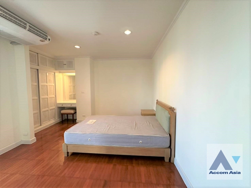 12  3 br Apartment for rent and sale in Sukhumvit ,Bangkok BTS Phrom Phong at Greenery garden and privacy AA45242