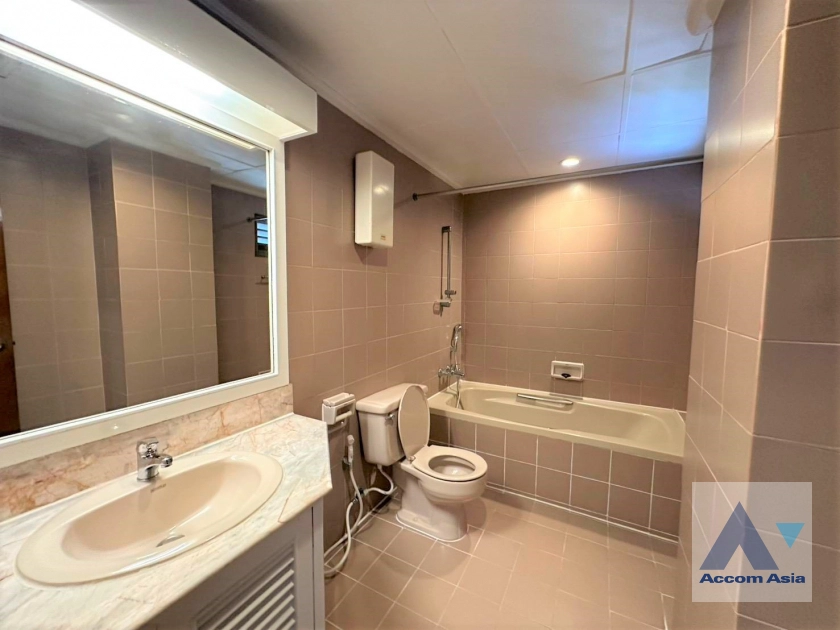 16  3 br Apartment for rent and sale in Sukhumvit ,Bangkok BTS Phrom Phong at Greenery garden and privacy AA45242