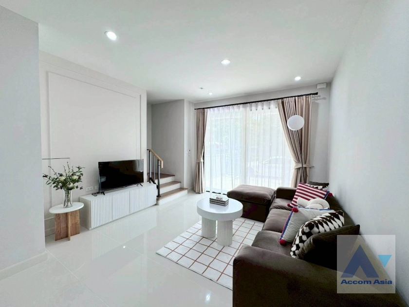 unitFully Furnished |  3 Bedrooms  Townhouse For Rent in Krungthep Kreetha, Bangkok  (AA45252)