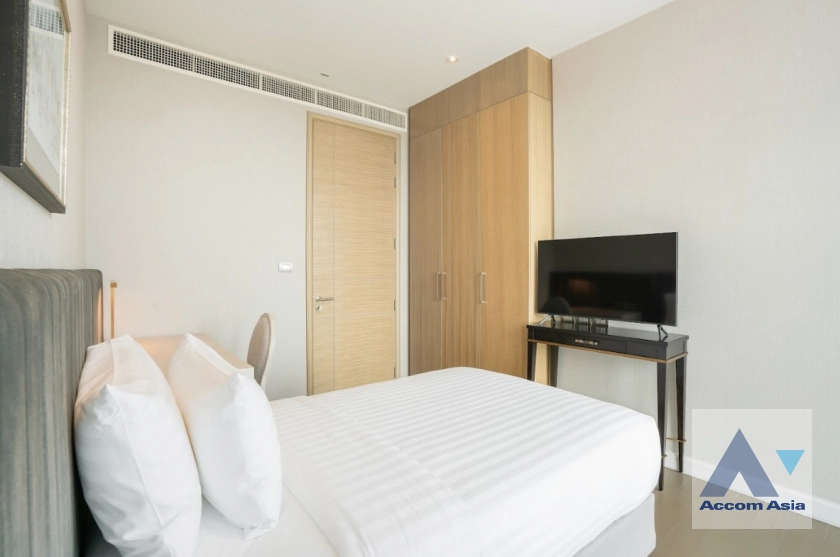 10  2 br Apartment For Rent in Ploenchit ,Bangkok BTS Ratchadamri at Luxury Service Residence AA45254