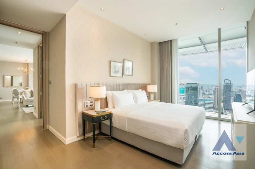 5  2 br Apartment For Rent in Ploenchit ,Bangkok BTS Ratchadamri at Luxury Service Residence AA45254