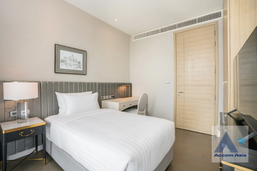 9  2 br Apartment For Rent in Ploenchit ,Bangkok BTS Ratchadamri at Luxury Service Residence AA45254