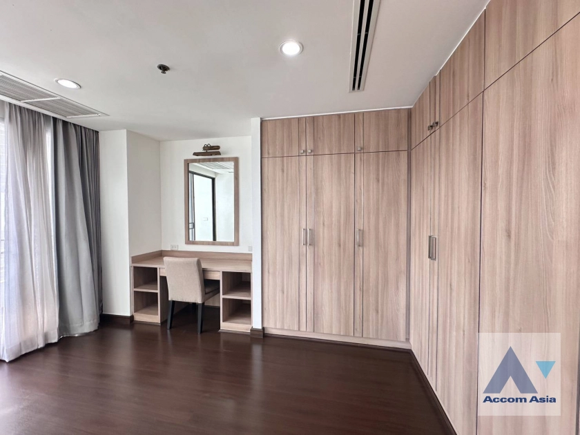 11  4 br Apartment for rent and sale in Sukhumvit ,Bangkok BTS Ekkamai at High-Rise Living with a Large Balcony Apartment in Ekkamai AA45255
