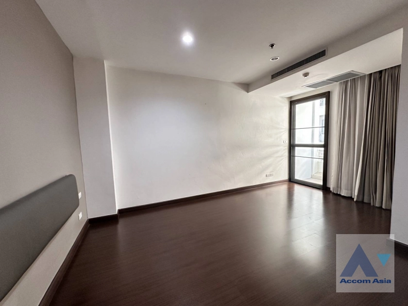 13  4 br Apartment for rent and sale in Sukhumvit ,Bangkok BTS Ekkamai at High-Rise Living with a Large Balcony Apartment in Ekkamai AA45255