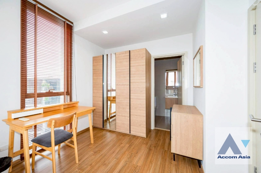 unit 2 Bedrooms  Condominium For Rent in Sukhumvit, Bangkok  near BTS On Nut (AA45258)