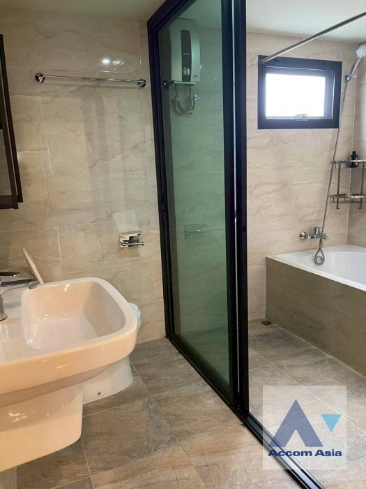 18  3 br Townhouse for rent and sale in Sathorn ,Bangkok BTS Saint Louis AA45264