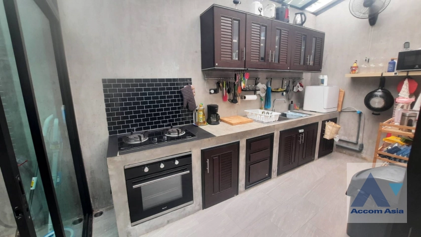 7  3 br Townhouse for rent and sale in Sathorn ,Bangkok BTS Saint Louis AA45264