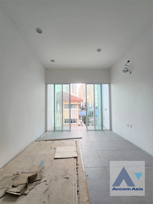  1  2 br Townhouse For Rent in Sukhumvit ,Bangkok  AA45266