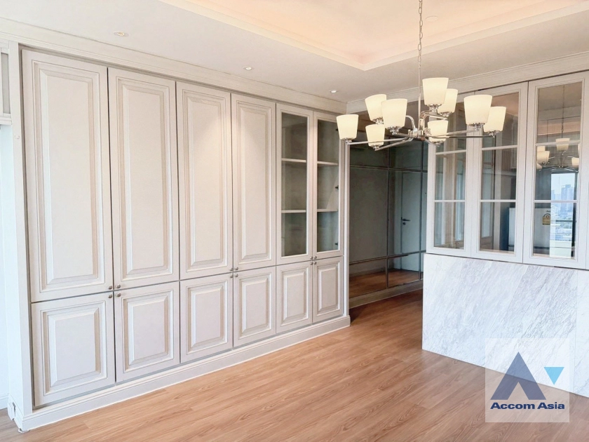 7  1 br Condominium For Sale in Sathorn ,Bangkok MRT Lumphini - BTS Sala Daeng at Sathorn Gardens AA45290