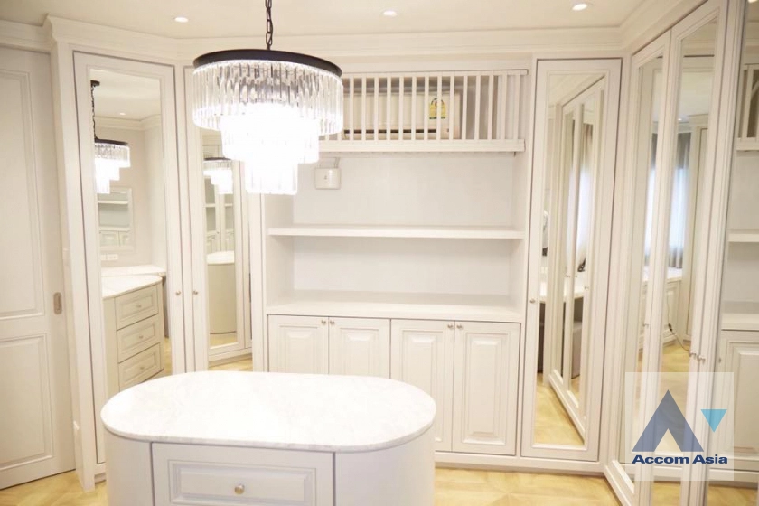 22  1 br Condominium For Sale in Sathorn ,Bangkok MRT Lumphini - BTS Sala Daeng at Sathorn Gardens AA45290