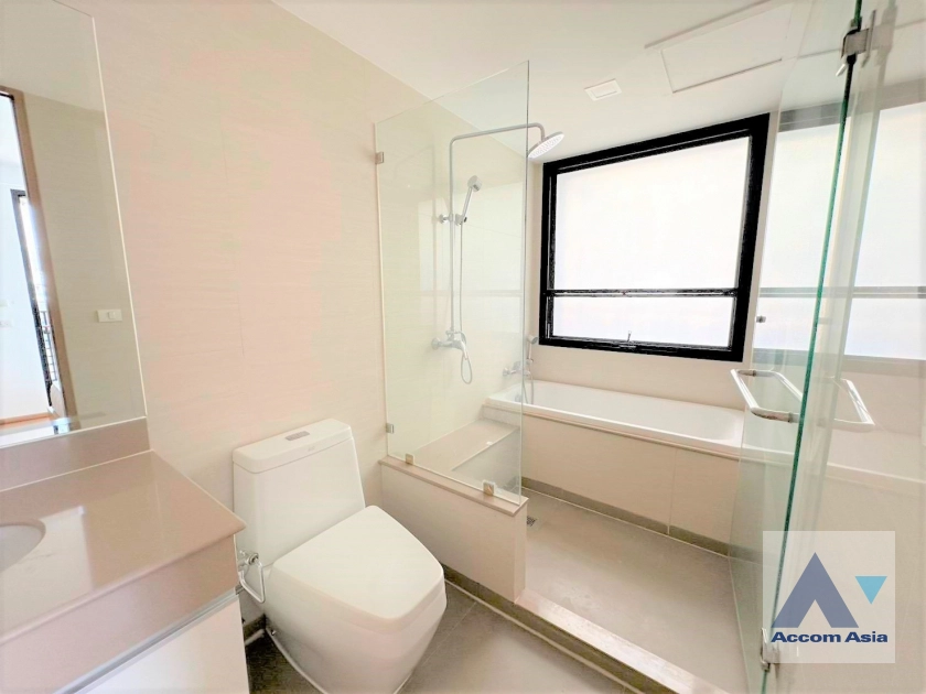 16  3 br Apartment For Rent in Sukhumvit ,Bangkok BTS Asok - MRT Sukhumvit at A sleek style residence with homely feel AA45292