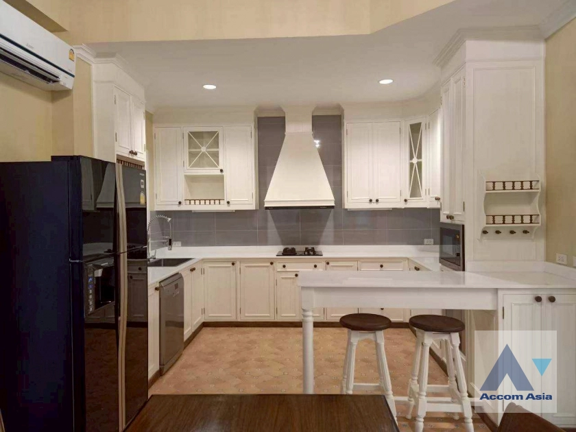 unit 4 Bedrooms  House For Rent in Bang Na, Bangkok  (AA45296)