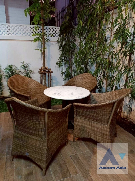 unit 4 Bedrooms  House For Rent in Bang Na, Bangkok  (AA45296)
