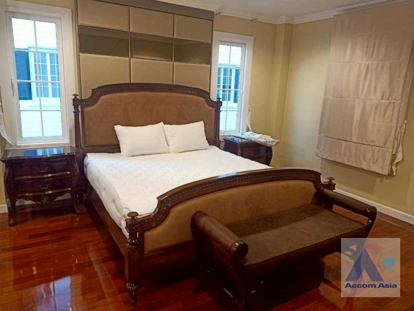 8  4 br House For Rent in Bang Na ,Bangkok  at Fantasia Villa 4 AA45296