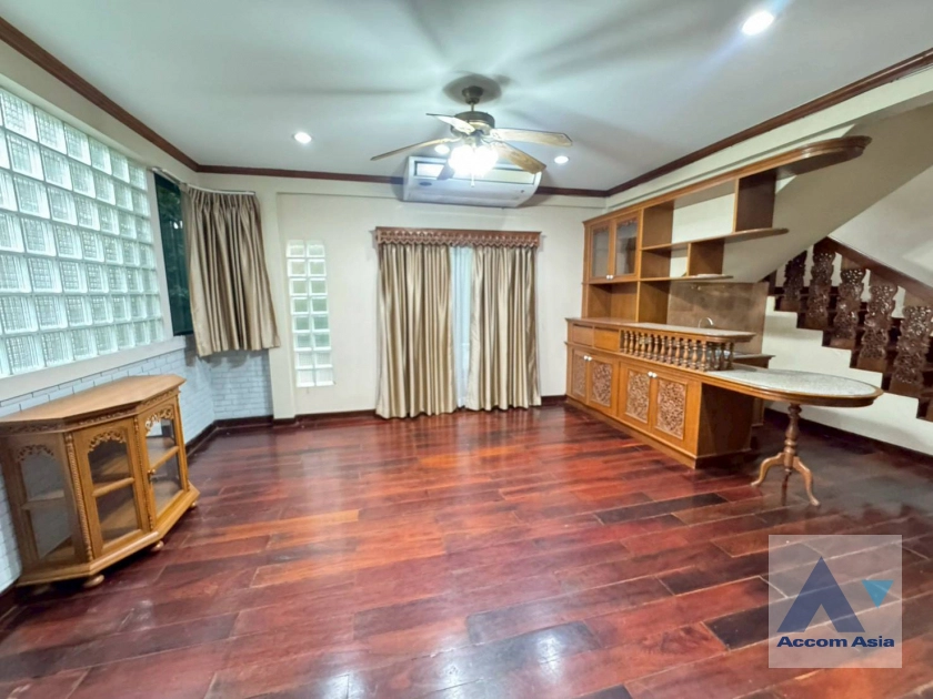 4  3 br House for rent and sale in Sathorn ,Bangkok BTS Saint Louis - BTS Chong Nonsi at Oriental Style House in Compound with Pool AA45297