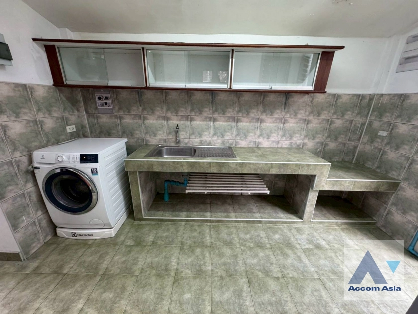 8  3 br House for rent and sale in Sathorn ,Bangkok BTS Saint Louis - BTS Chong Nonsi at Oriental Style House in Compound with Pool AA45297