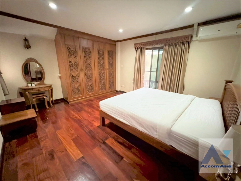 11  3 br House for rent and sale in Sathorn ,Bangkok BTS Saint Louis - BTS Chong Nonsi at Oriental Style House in Compound with Pool AA45297