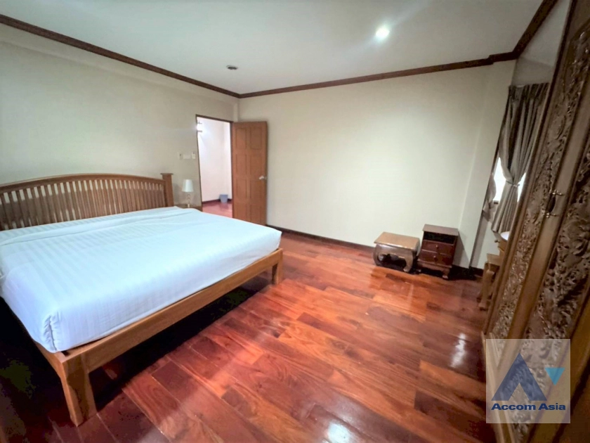 12  3 br House for rent and sale in Sathorn ,Bangkok BTS Saint Louis - BTS Chong Nonsi at Oriental Style House in Compound with Pool AA45297