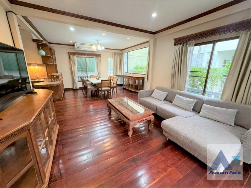  1  3 br House For Rent in Sathorn ,Bangkok BTS Saint Louis - BTS Chong Nonsi at Oriental Style House in Compound with Pool AA45298