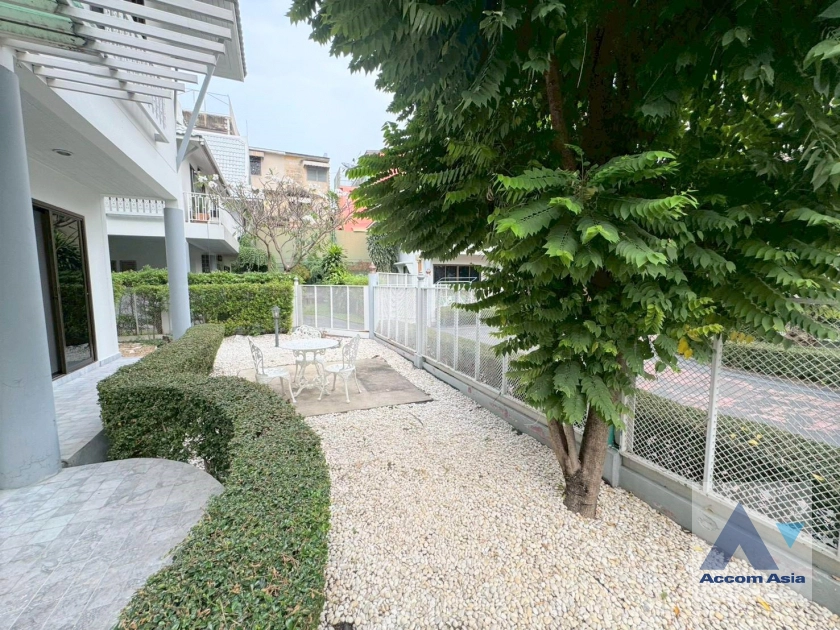 21  3 br House For Rent in Sathorn ,Bangkok BTS Saint Louis - BTS Chong Nonsi at Oriental Style House in Compound with Pool AA45298
