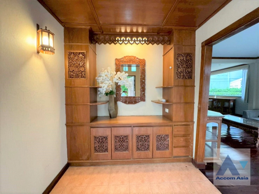5  3 br House For Rent in Sathorn ,Bangkok BTS Saint Louis - BTS Chong Nonsi at Oriental Style House in Compound with Pool AA45298
