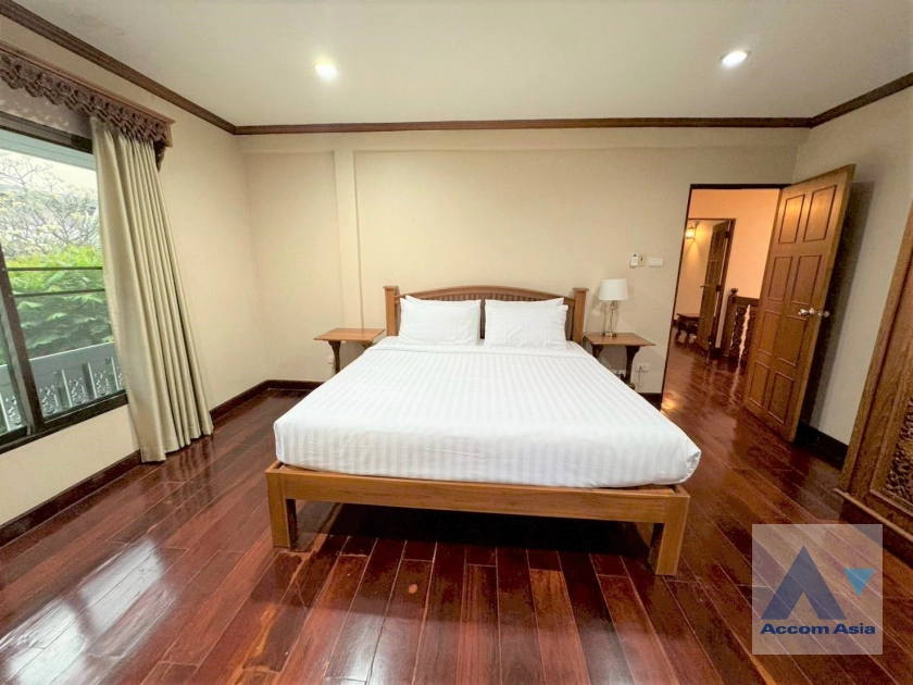 9  3 br House For Rent in Sathorn ,Bangkok BTS Saint Louis - BTS Chong Nonsi at Oriental Style House in Compound with Pool AA45298