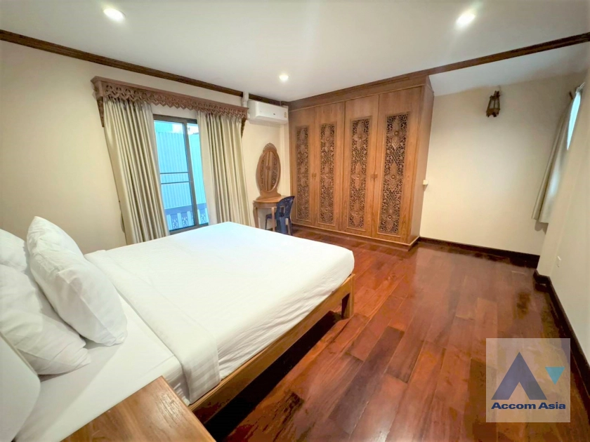 13  3 br House For Rent in Sathorn ,Bangkok BTS Saint Louis - BTS Chong Nonsi at Oriental Style House in Compound with Pool AA45298
