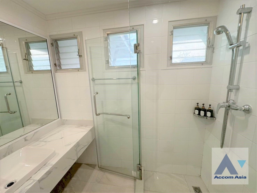 15  3 br House For Rent in Sathorn ,Bangkok BTS Saint Louis - BTS Chong Nonsi at Oriental Style House in Compound with Pool AA45298