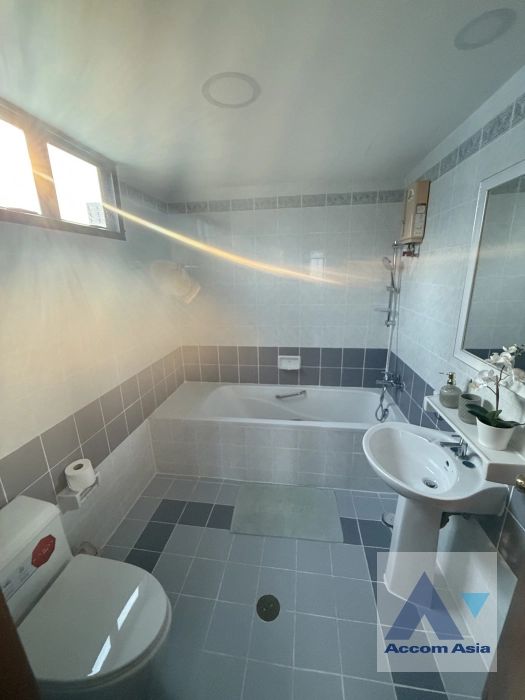 8  2 br Condominium For Rent in Sukhumvit ,Bangkok BTS Thong Lo at United Tower AA45303