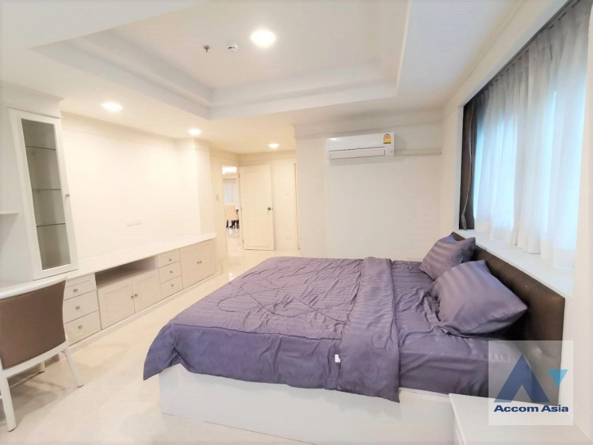 6  3 br Apartment For Rent in Sukhumvit ,Bangkok BTS Phrom Phong at Low-rise apartment, Walk 400m to BTS AA45307