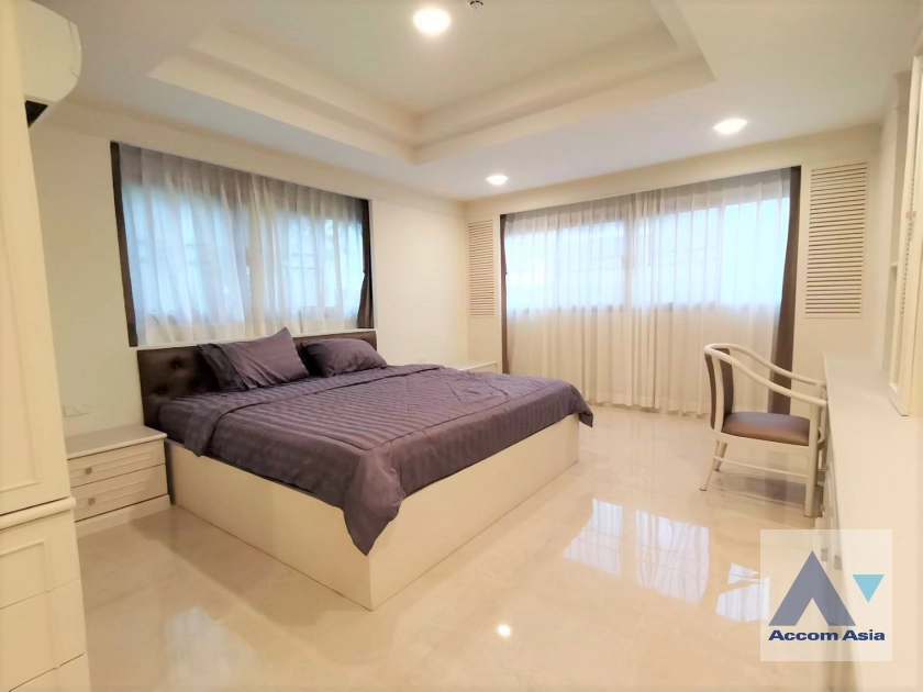 4  3 br Apartment For Rent in Sukhumvit ,Bangkok BTS Phrom Phong at Low-rise apartment, Walk 400m to BTS AA45307