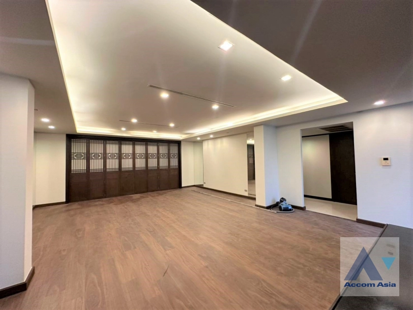 9  3 br Apartment for rent and sale in Sathorn ,Bangkok BRT Thanon Chan at Low Rise Residence AA45308